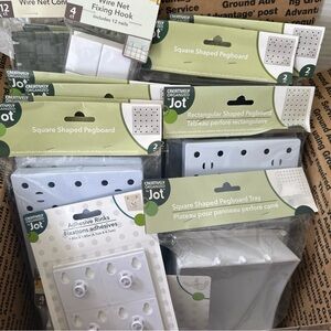 Jot Pegboard and Accessories Set